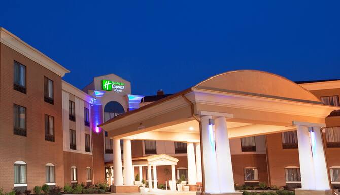 Holiday Inn Express Suites Akron Regional Airport Area In Akron Oh Expedia