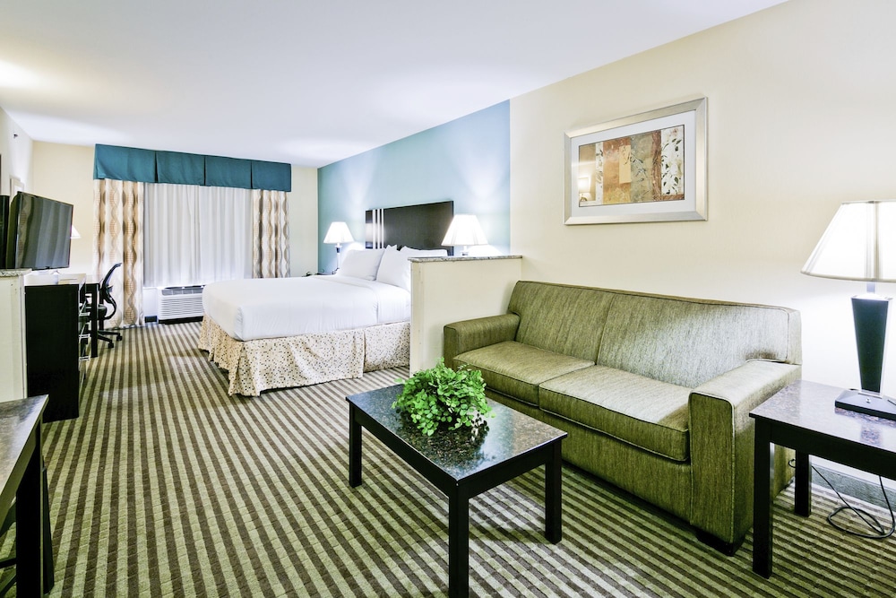 Holiday Inn Express & Suites Carthage, an IHG Hotel