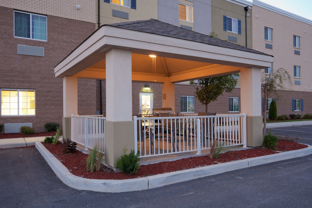 Candlewood Suites Perrysburg, an IHG Hotel