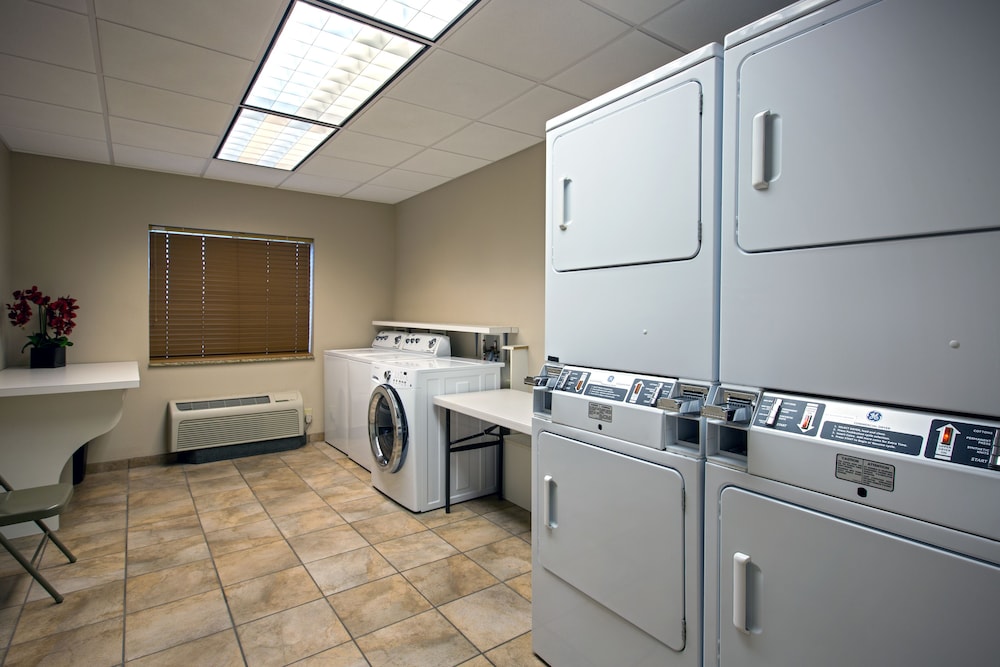 Candlewood Suites Perrysburg, an IHG Hotel