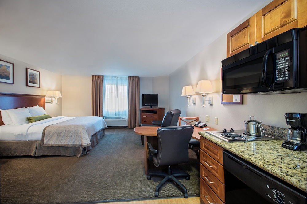Candlewood Suites Perrysburg, an IHG Hotel