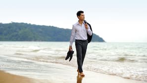 Private beach, beach towels