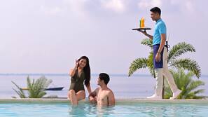 Outdoor pool, pool loungers