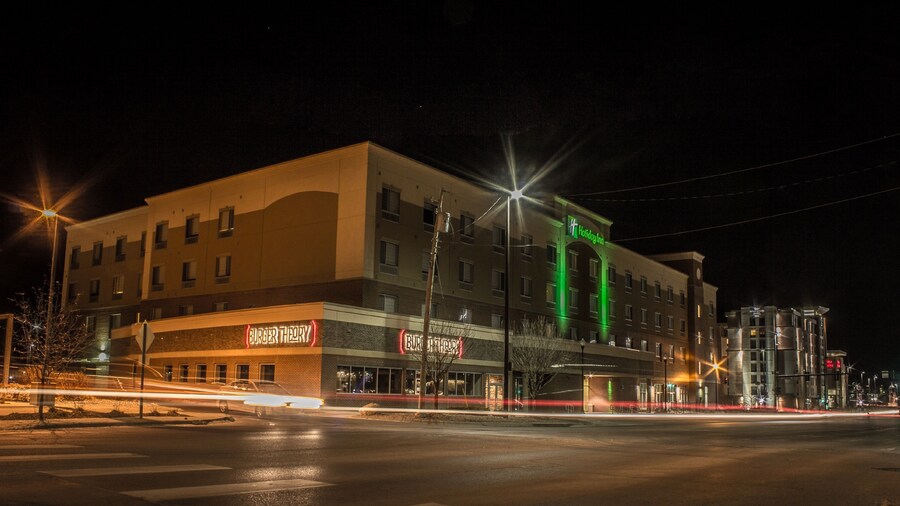 Holiday Inn Omaha Downtown - Waterpark
