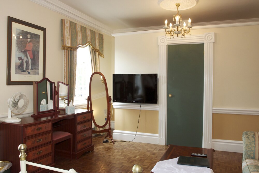 Elme Hall Hotel