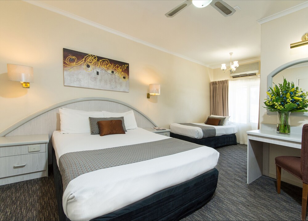 Adelaide Royal Coach in Adelaide Best Rates & Deals on Orbitz