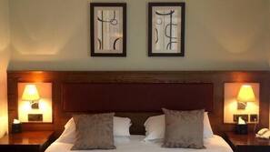 Iron/ironing board, free WiFi, linens