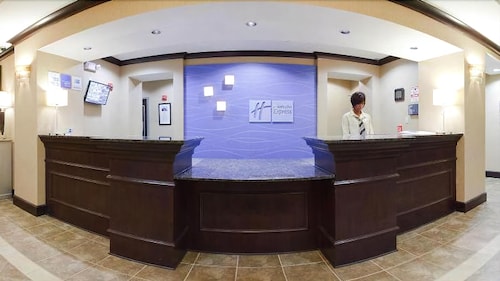 48 Opelika Hotels With A Jacuzzi Or Hot Tub In Room - 