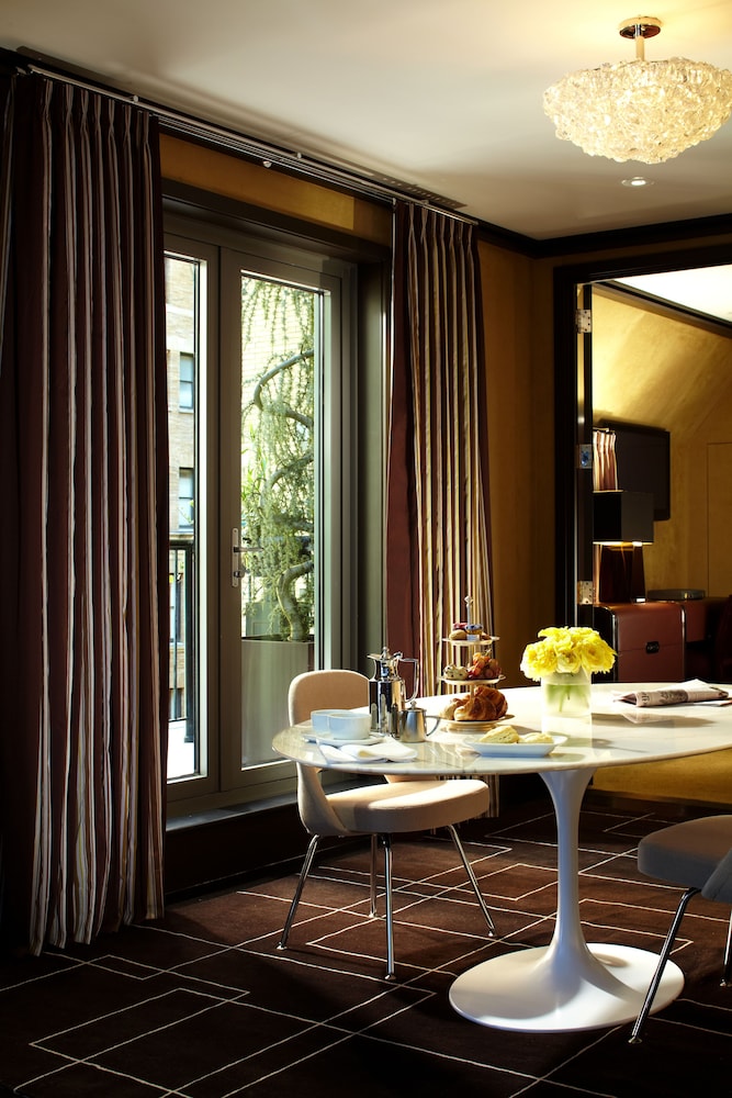 Memorable NYE: 13 Hotels With Views Of The Times Square Ball Drop, NY