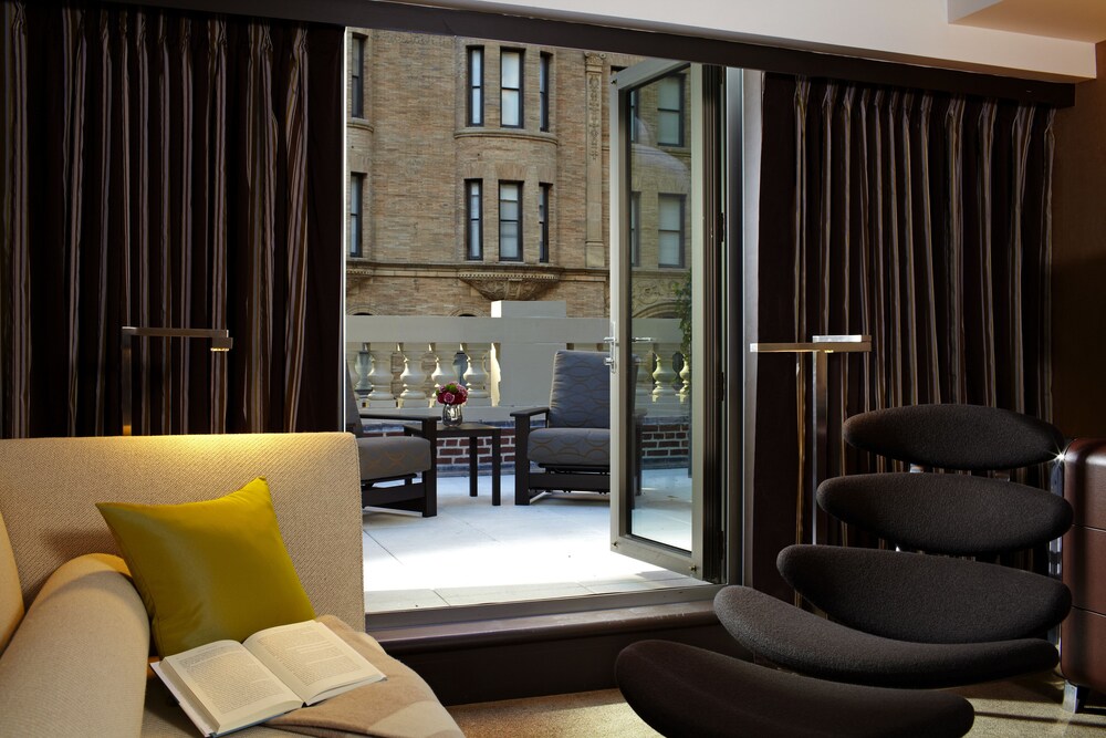 Memorable NYE: 13 Hotels With Views Of The Times Square Ball Drop, NY