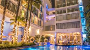 Outdoor pool, pool umbrellas