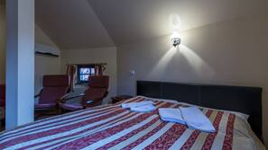 In-room safe, iron/ironing board, free WiFi, bed sheets