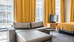 Premium bedding, pillowtop beds, in-room safe, desk