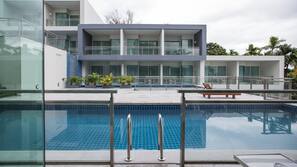 Outdoor pool, sun loungers