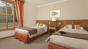1 bedroom, premium bedding, in-room safe, desk