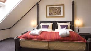 Premium bedding, pillowtop beds, minibar, in-room safe