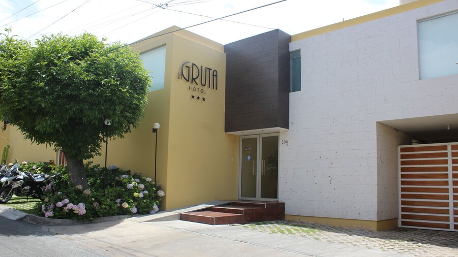La Gruta Hotel