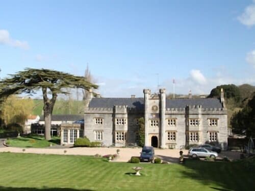 Lytes Cary Manor In Somerton Expedia De