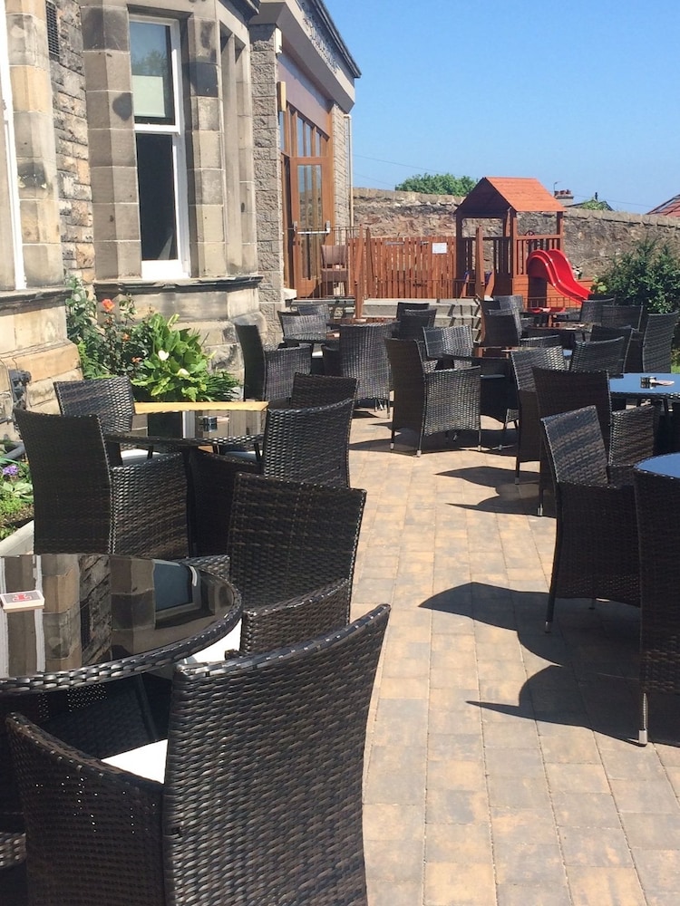 Strathearn Hotel, Kirkcaldy Room Prices & Reviews Travelocity