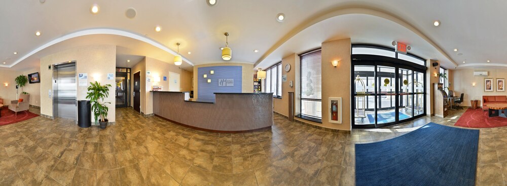 Holiday Inn Express Staten Island West In New York Hotel Rates Holiday Inn Express Staten Island West In New York Hotel Rates Reviews On Orbitz