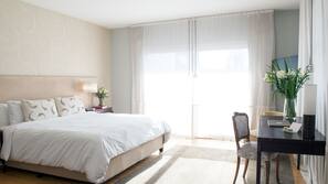 Premium bedding, down duvets, pillow-top beds, minibar