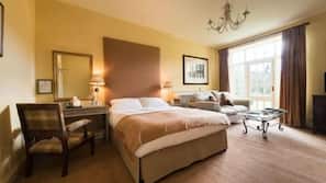 Egyptian cotton sheets, premium bedding, free WiFi