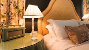 Egyptian cotton sheets, premium bedding, free WiFi