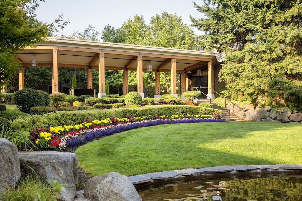 Garden, Cedarbrook Lodge