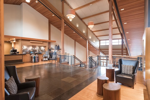 53 Seatac Hotels With A Jacuzzi Or Hot Tub In Room