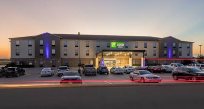 Holiday Inn Express & Suites N Waco Area - West, an IHG Hotel