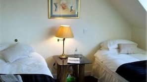 Rollaway beds, free WiFi
