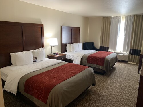 Comfort Inn Suites Yuma I 8 In Yuma Cheap Hotel Deals Rates