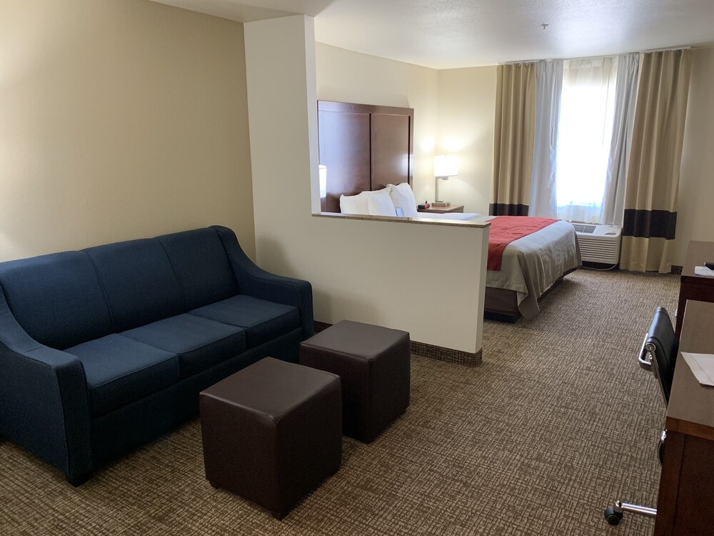 Comfort Inn Suites Yuma I 8 In Yuma Hotel Rates Reviews On