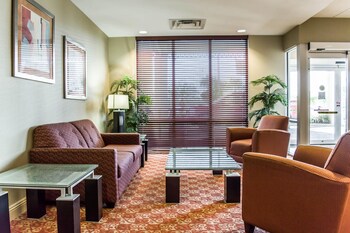 Comfort Suites Palm Bay Melbourne Palm Bay 67 Room Prices Reviews Travelocity