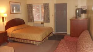 In-room safe, iron/ironing board, free WiFi, alarm clocks