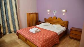 In-room safe, iron/ironing board, free WiFi, linens