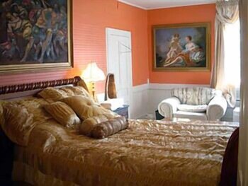 The Star Hotel Bed and Breakfast in Southern Pines, United States