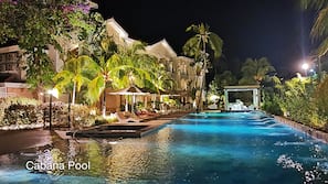 7 outdoor pools, free pool cabanas, pool umbrellas
