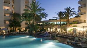 Indoor pool, outdoor pool