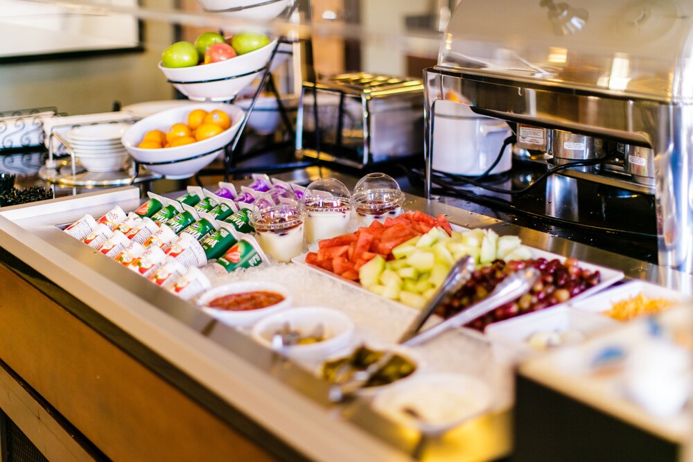 Staybridge Suites Chattanooga at Hamilton Place, Chattanooga 98 Room