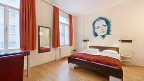 1 Schlafzimmer, Zimmersafe, individuell dekoriert