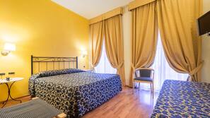 Hypo-allergenic bedding, in-room safe, desk, blackout curtains