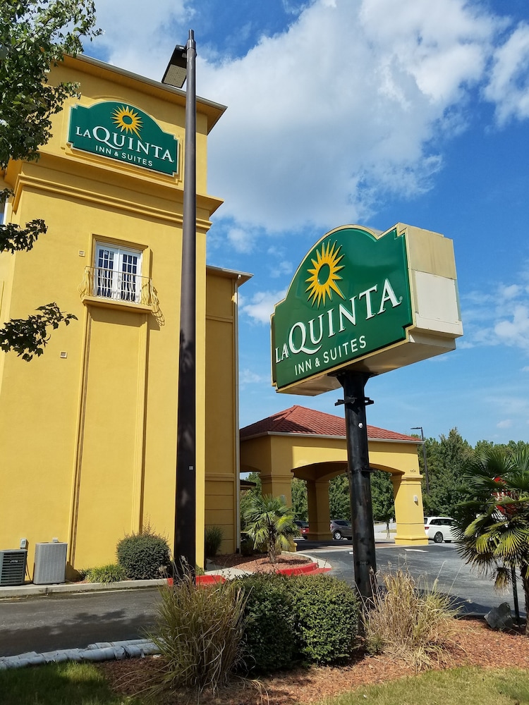 La Quinta Inn Suites By Wyndham Atlanta Union City In Union City