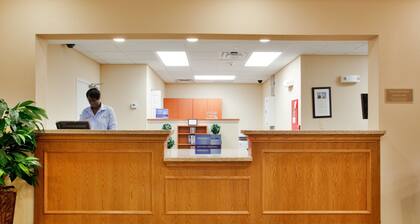 Candlewood Suites Norfolk Airport, an IHG Hotel