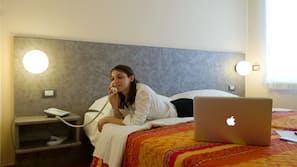 Una cassaforte in camera, una scrivania, Wi-Fi gratuito
