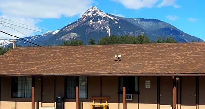 Packwood Inn