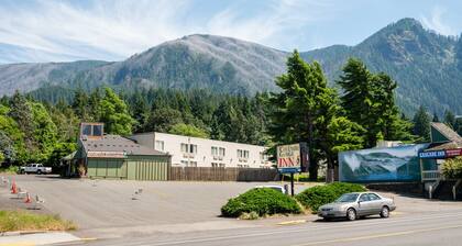 Columbia Gorge Inn