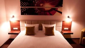 Minibar, in-room safe, desk, iron/ironing board