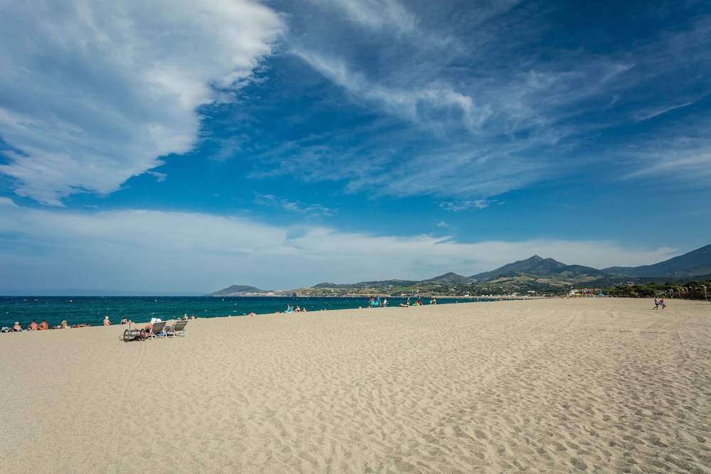 Hotel Centre Plage In Argeles Sur Mer Hotel Rates