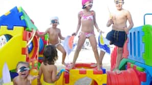 Spiaggia privata, sabbia bianca, cabine da spiaggia gratuite
